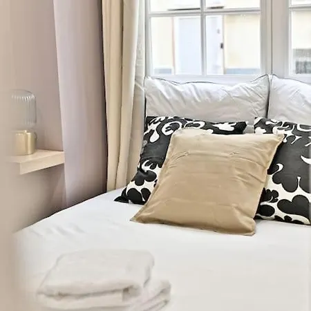 Place De La Nation Appartement